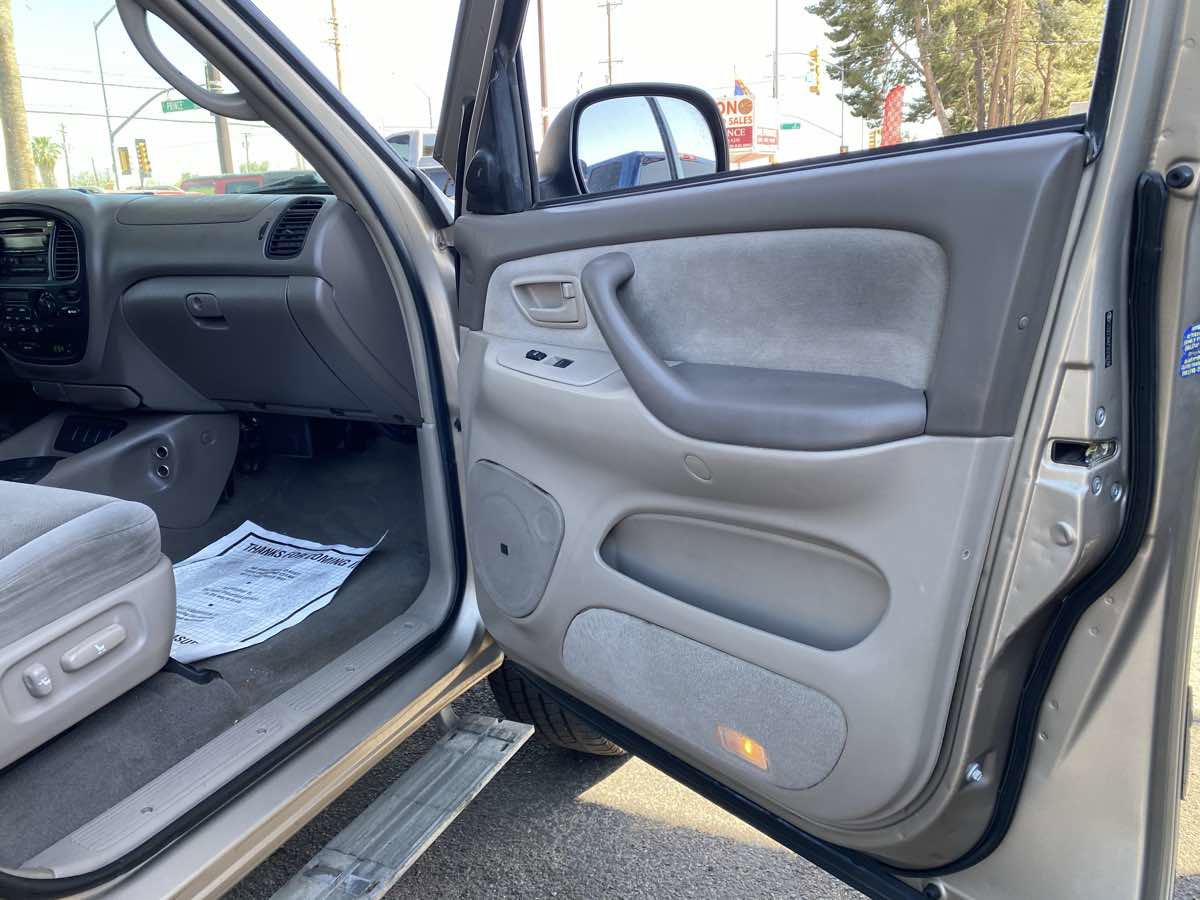 Used 2005 Toyota Sequoia SR5 RWD image 34