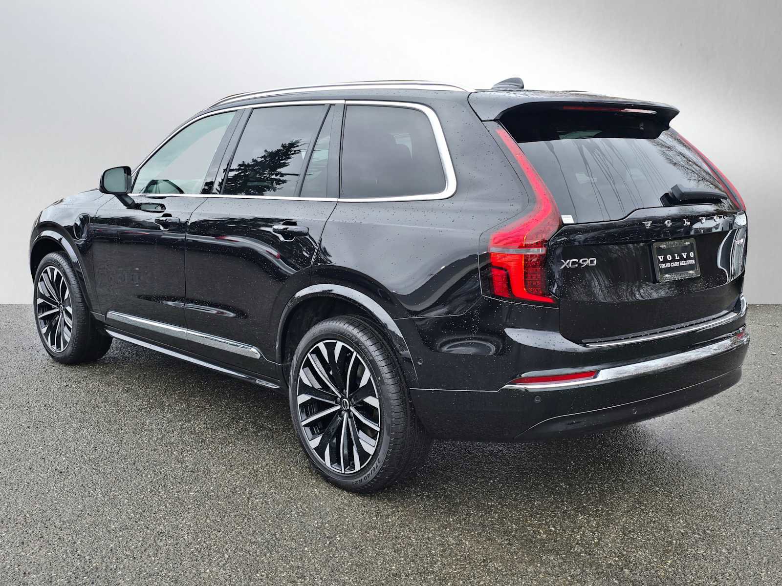New 2026 Volvo XC90 T8 Plus w/ Protection Package Premier image 5