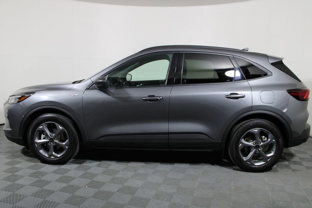 Certified 2025 Ford Escape ST-Line image 5