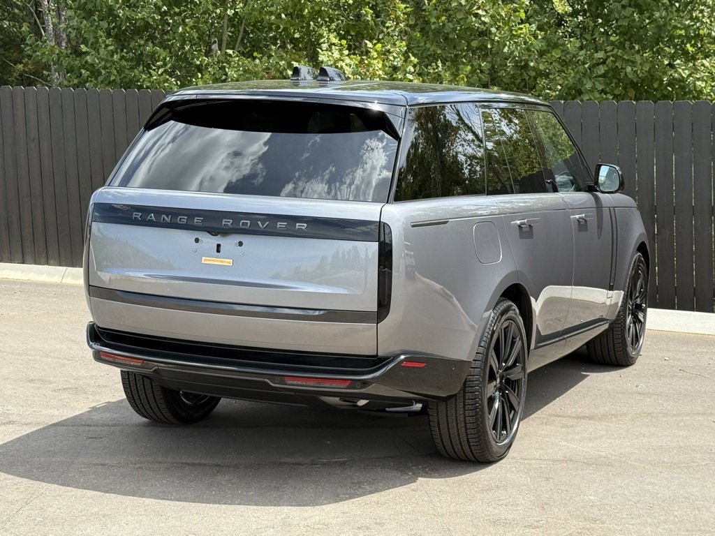 New 2025 Land Rover Range Rover SE image 6
