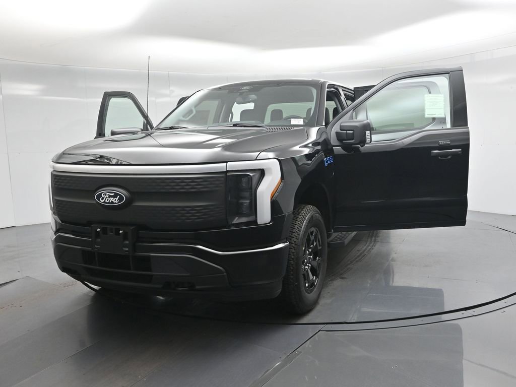 New 2025 Ford F150 Lightning XLT image 30