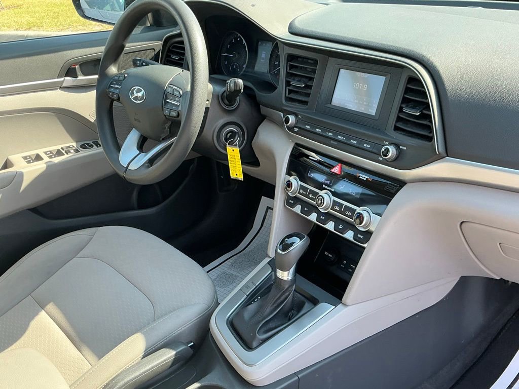 Used 2020 Hyundai Elantra SE image 15