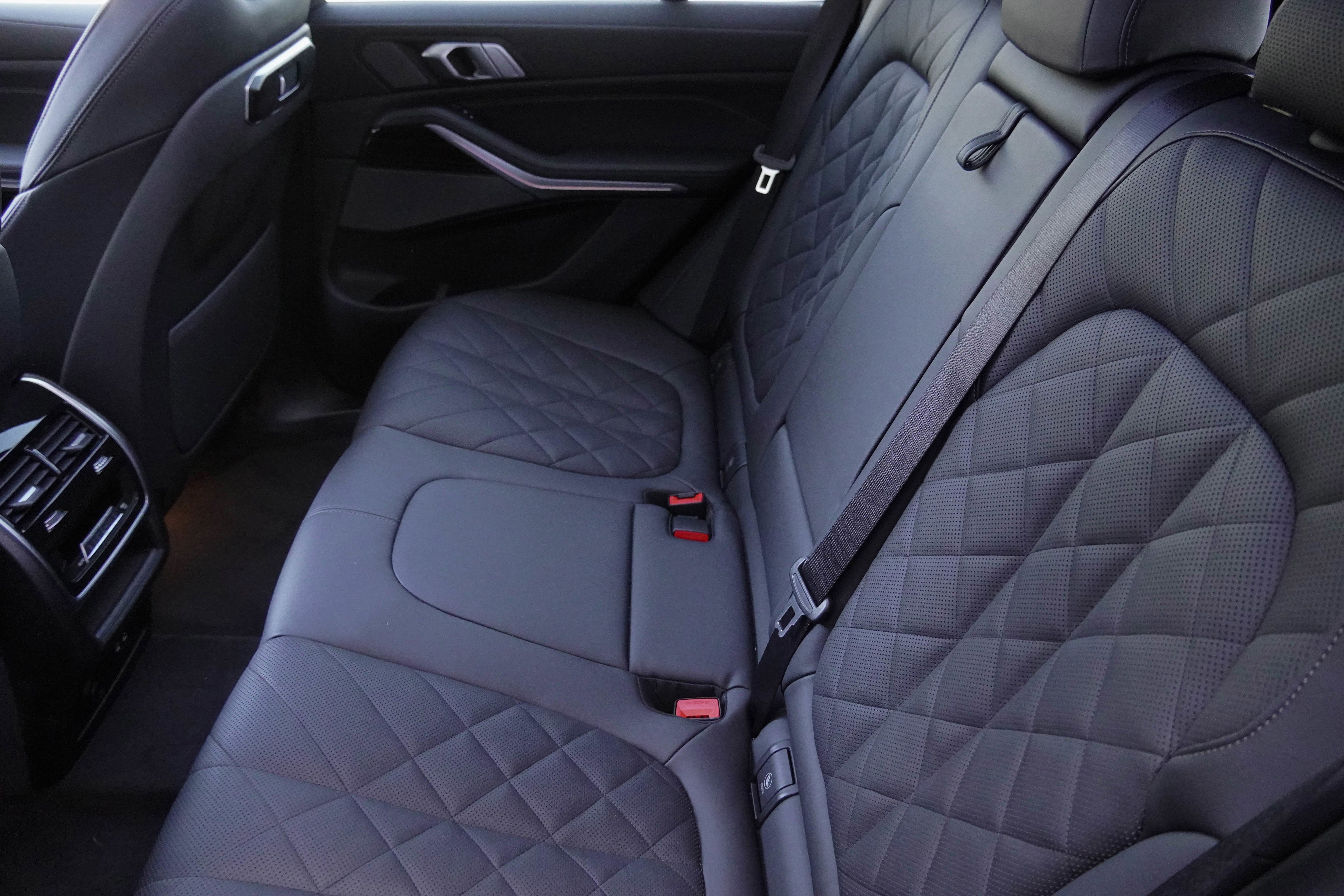 Certified 2025 BMW X5 xDrive40i w/ Premium Package AWD/4WD image 37