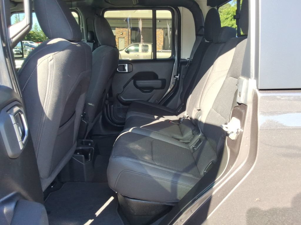 Used 2022 Jeep Gladiator Sport AWD/4WD image 18