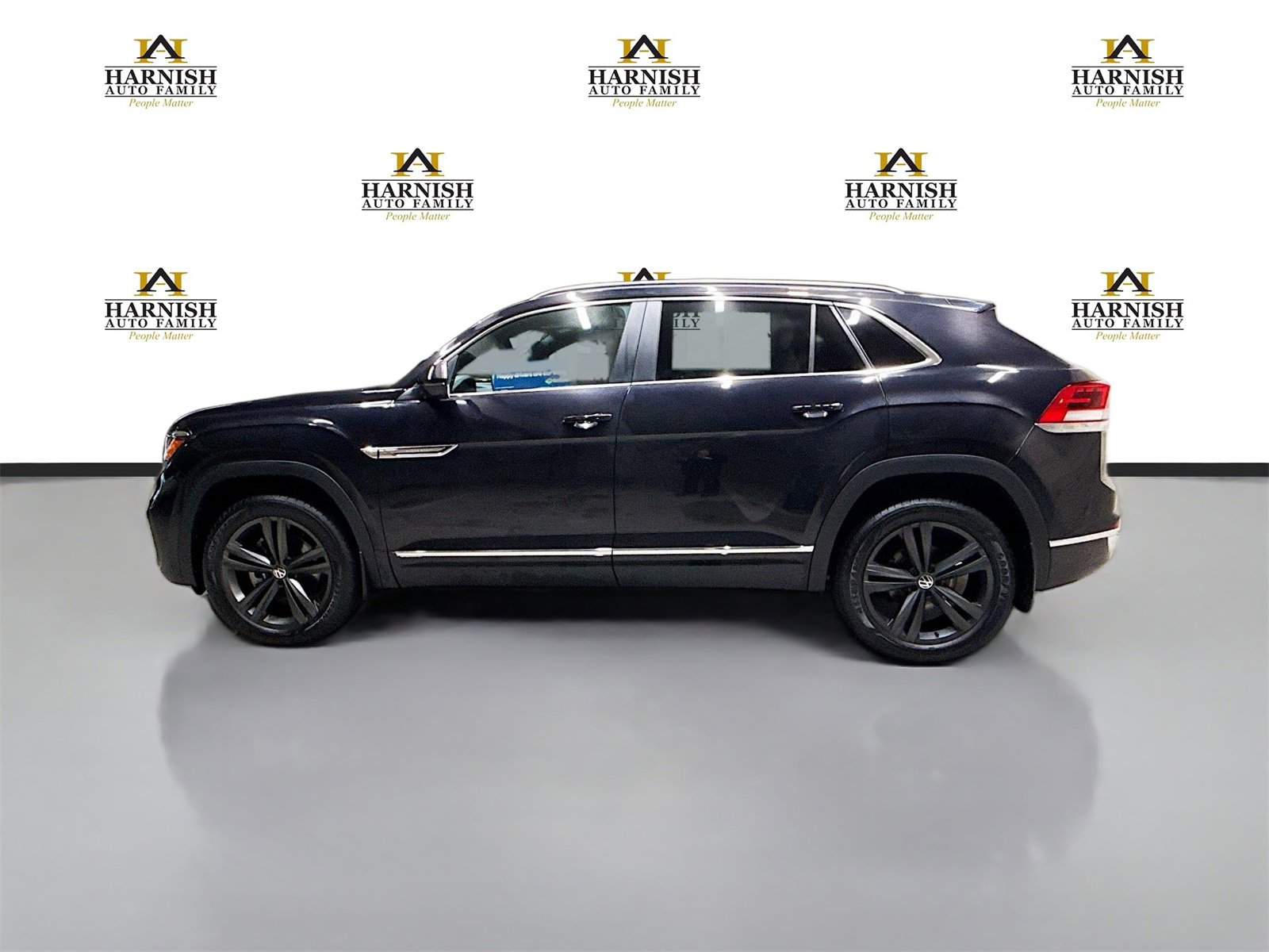 Used 2022 Volkswagen Atlas Cross Sport SEL R-Line image 8
