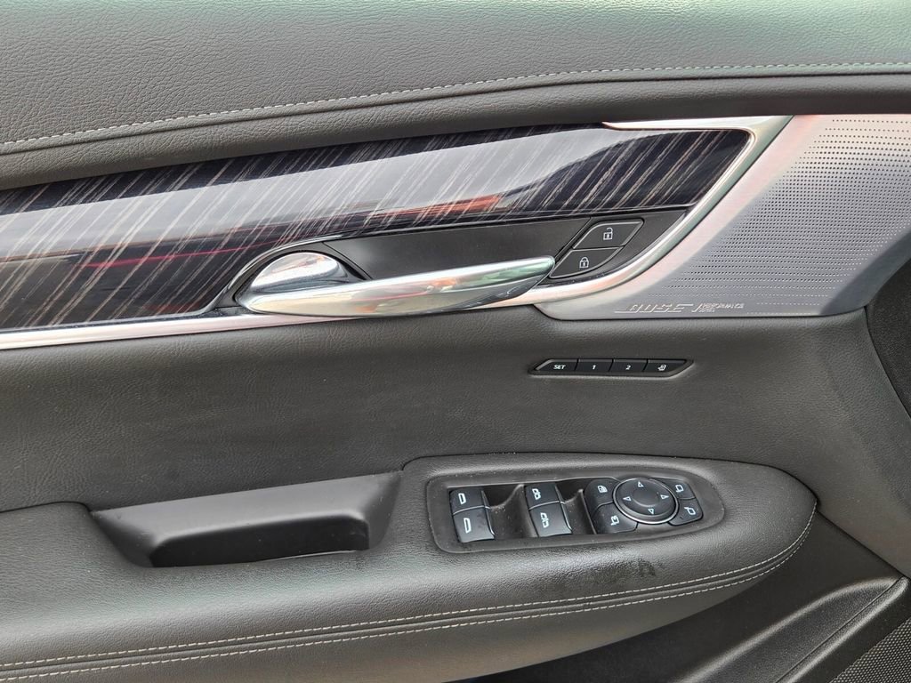 Used 2024 Cadillac XT6 Premium Luxury AWD/4WD image 16