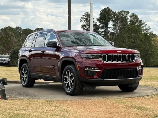 Used 2024 Jeep Grand Cherokee Limited AWD/4WD image 1