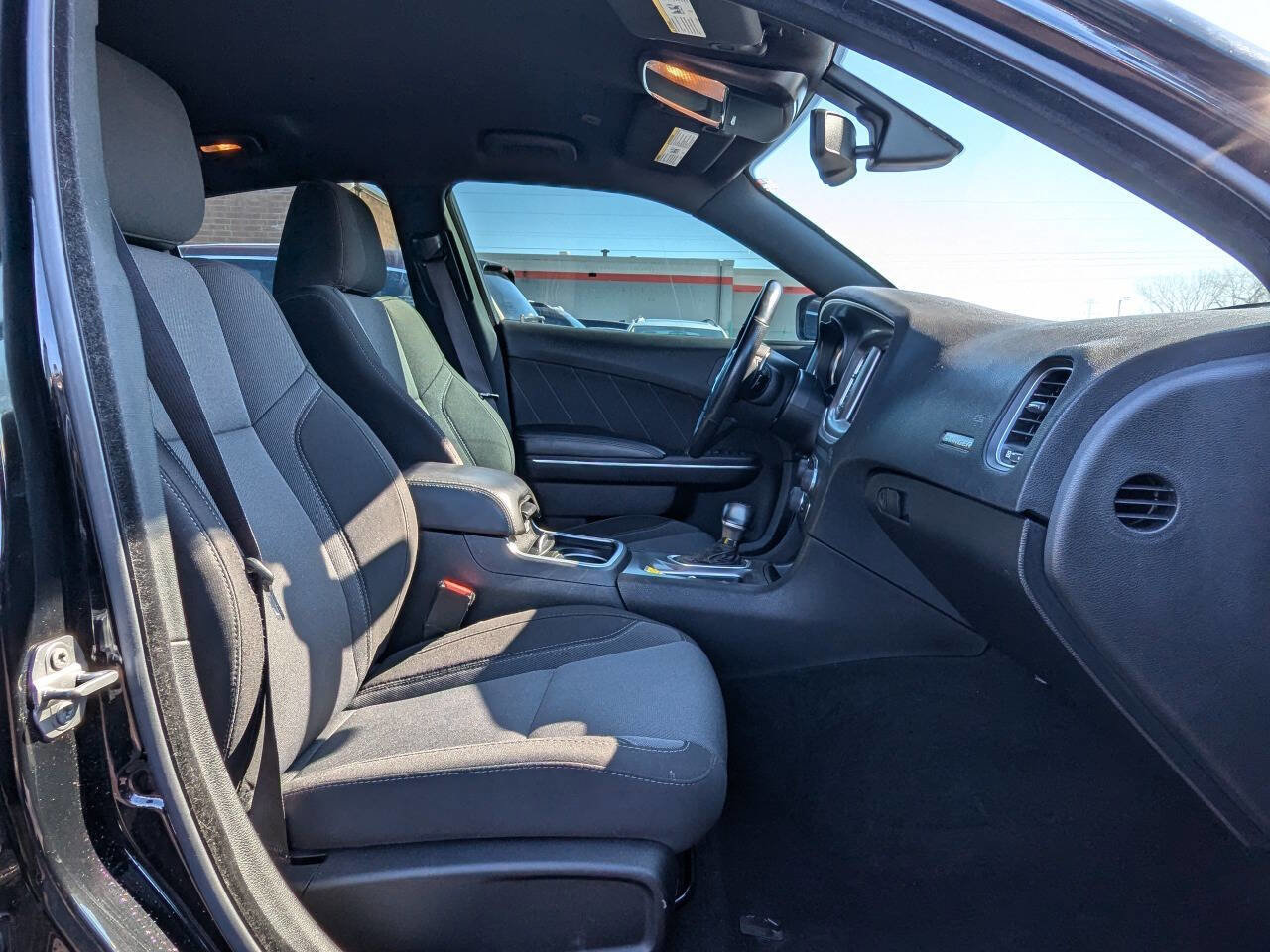 Used 2019 Dodge Charger SXT image 15