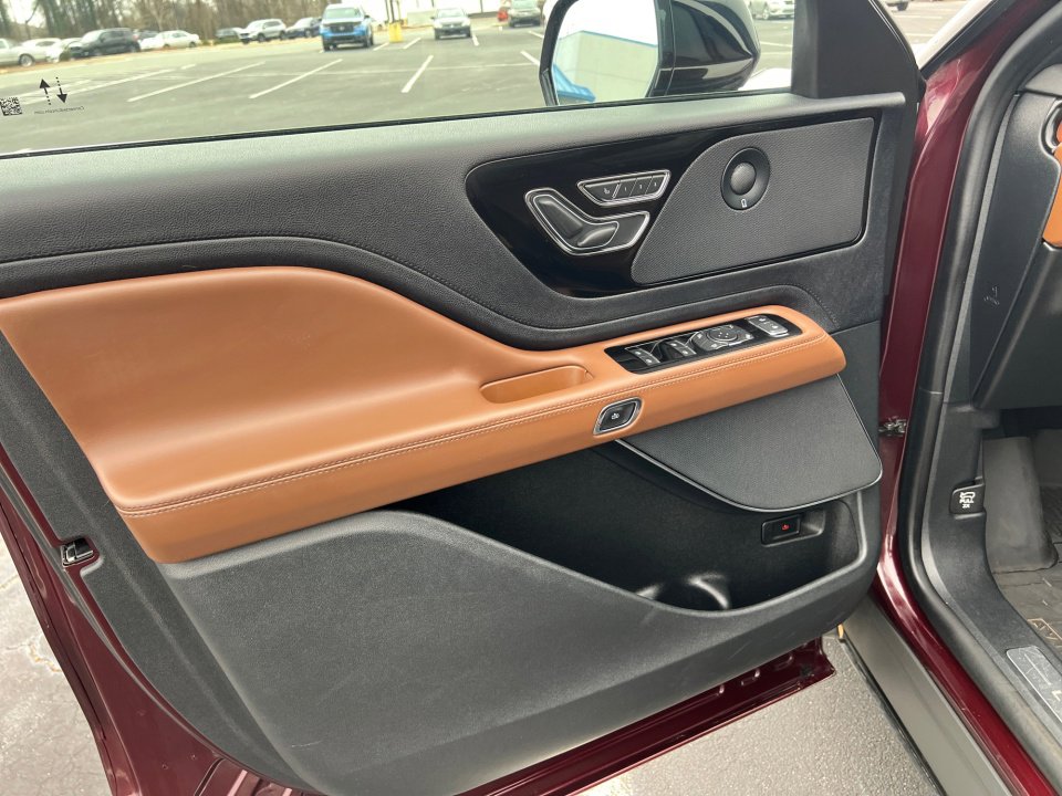 Used 2020 Lincoln Aviator Reserve w/ Equipment Group 201A image 35