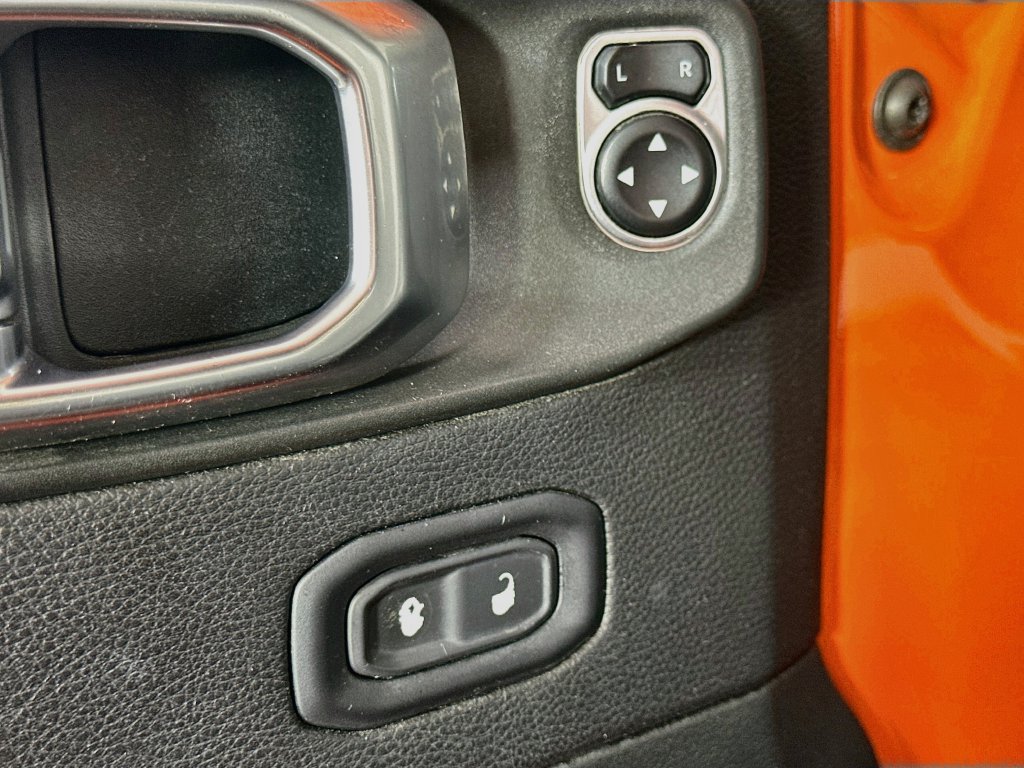 Used 2019 Jeep Wrangler Unlimited Sahara AWD/4WD image 22
