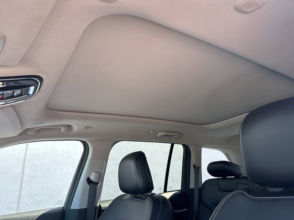 Used 2022 Jeep Grand Cherokee Limited 4xe image 12