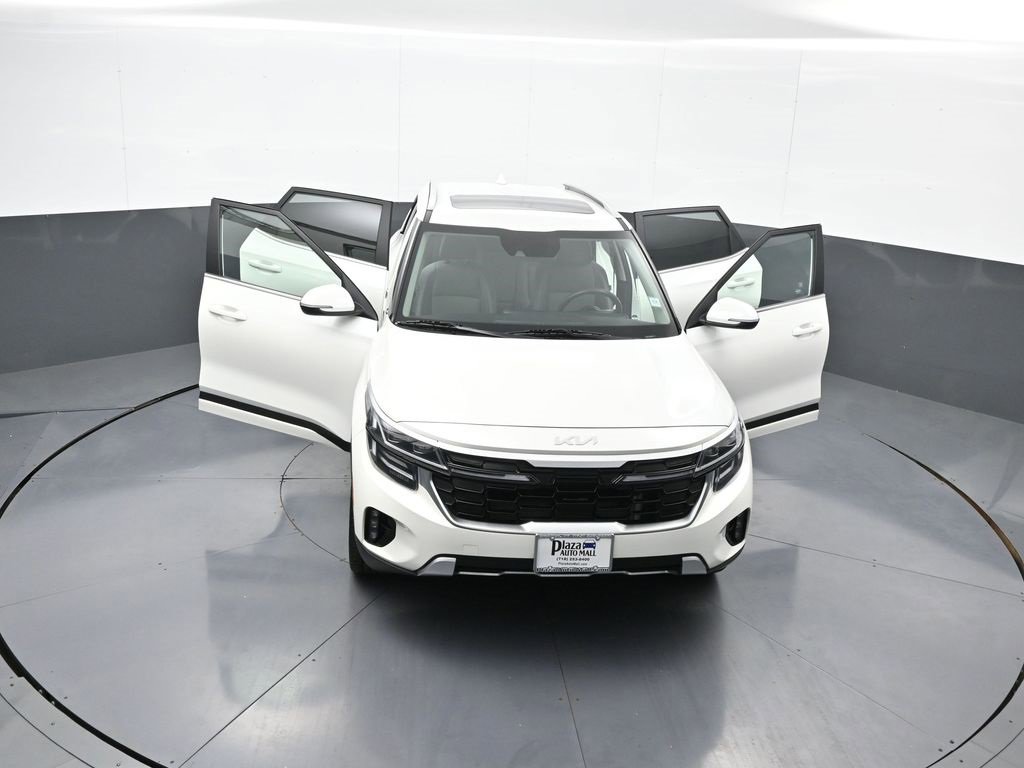 Certified 2025 Kia Seltos SX w/ SX Sunroof Package image 47