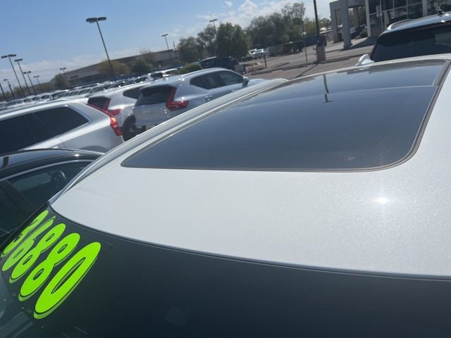 Used 2025 Volvo XC40 B5 Core w/ Climate Package image 33