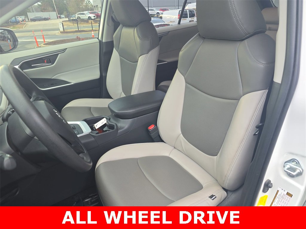 Used 2019 Toyota RAV4 XLE image 16