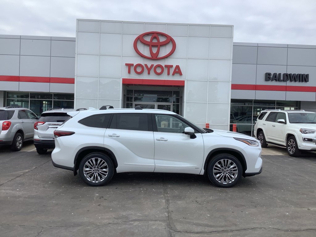 New 2026 Toyota Highlander Platinum image 8