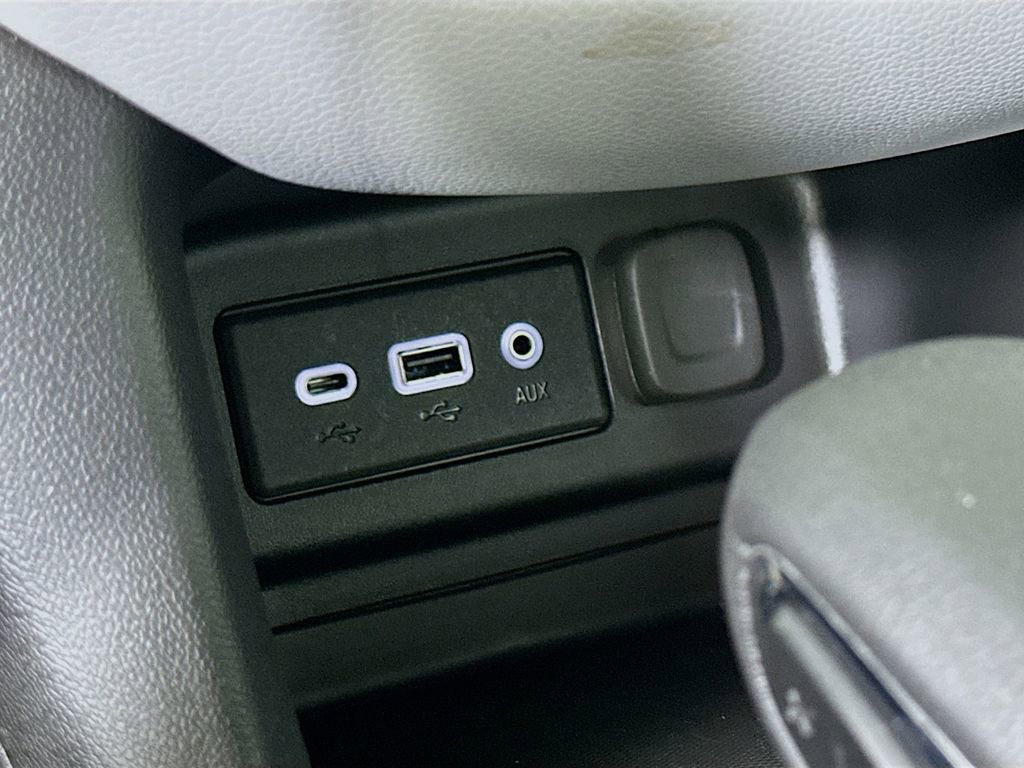 Used 2023 Chevrolet Equinox LS w/ Driver Confidence II Package FWD image 32