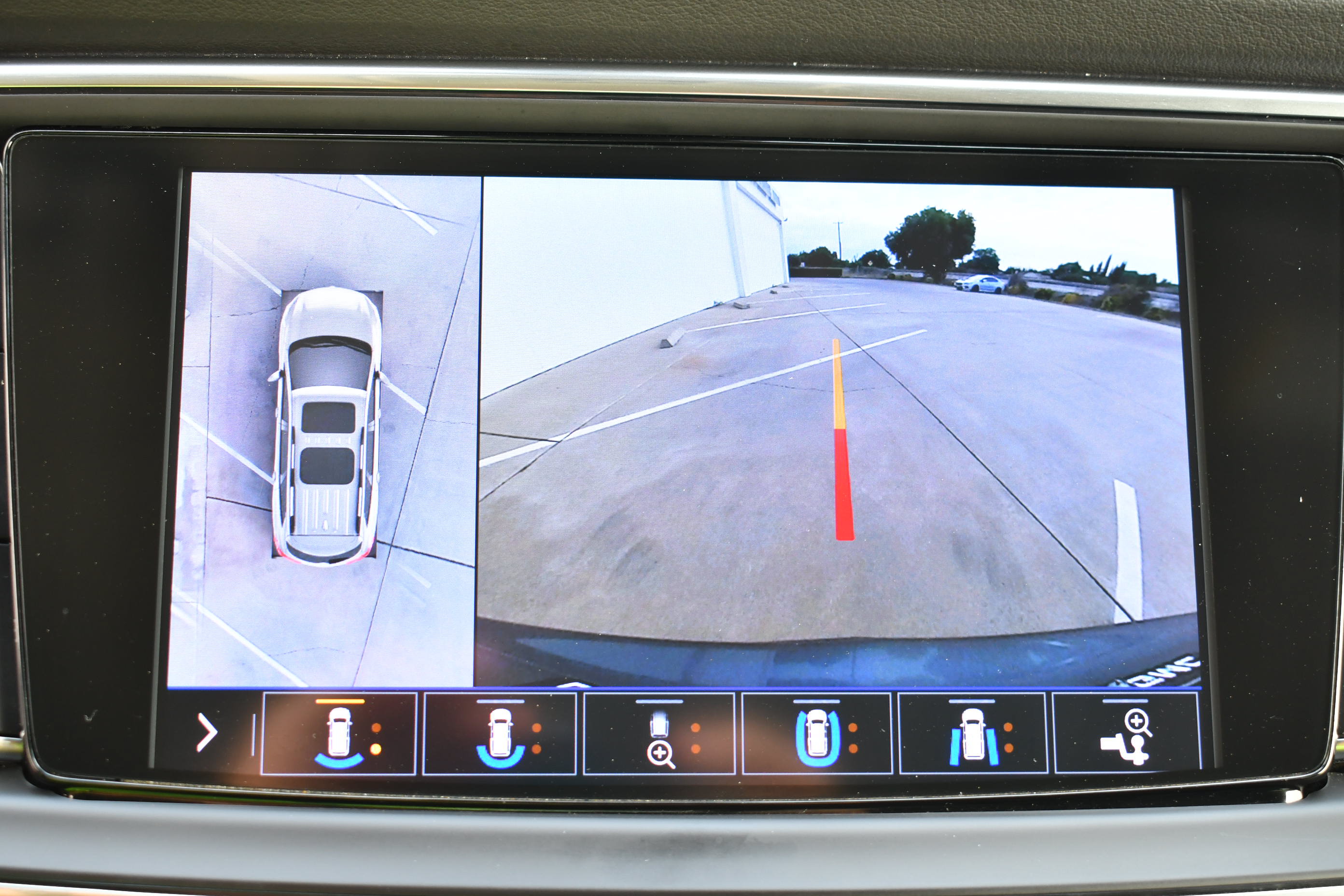 Used 2021 Buick Enclave Avenir w/ Avenir Technology Package AWD/4WD image 9