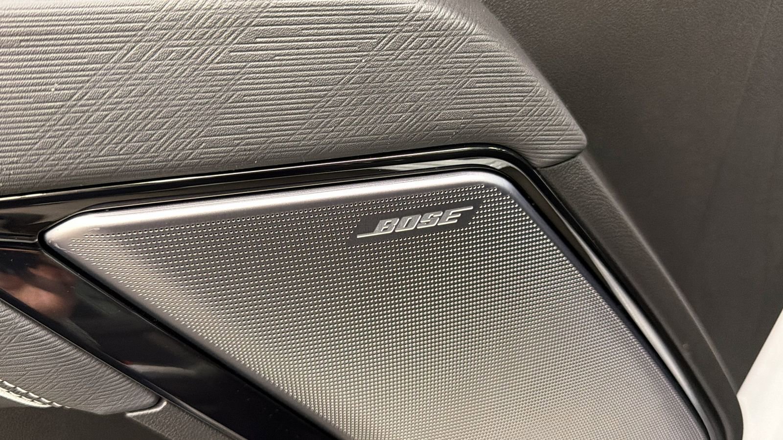 Used 2025 GMC Sierra 1500 AT4X image 32