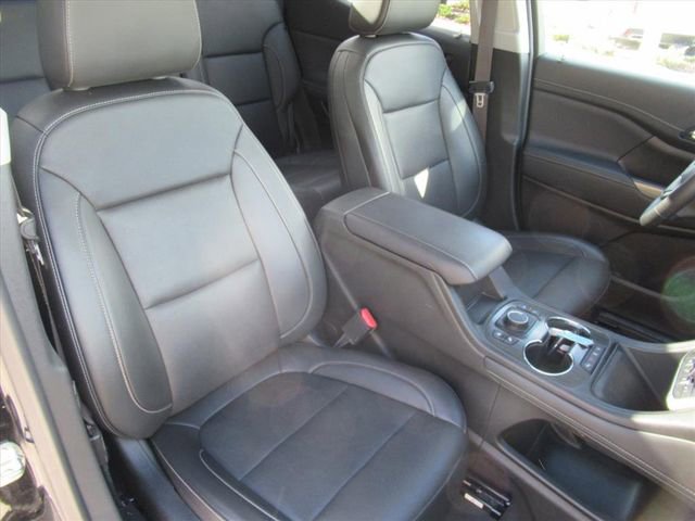 Used 2023 GMC Acadia SLT w/ Elevation Edition image 8