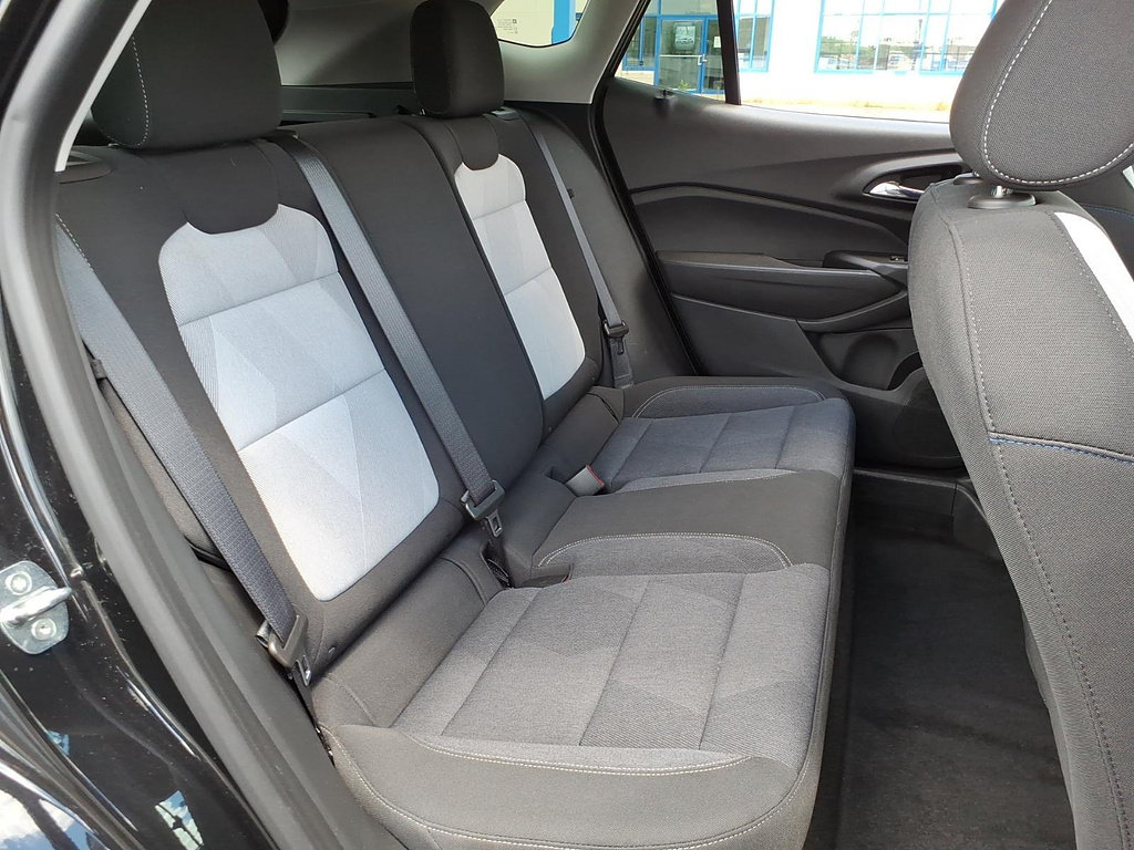 Used 2024 Chevrolet Trax LS w/ LS Convenience Package FWD image 7