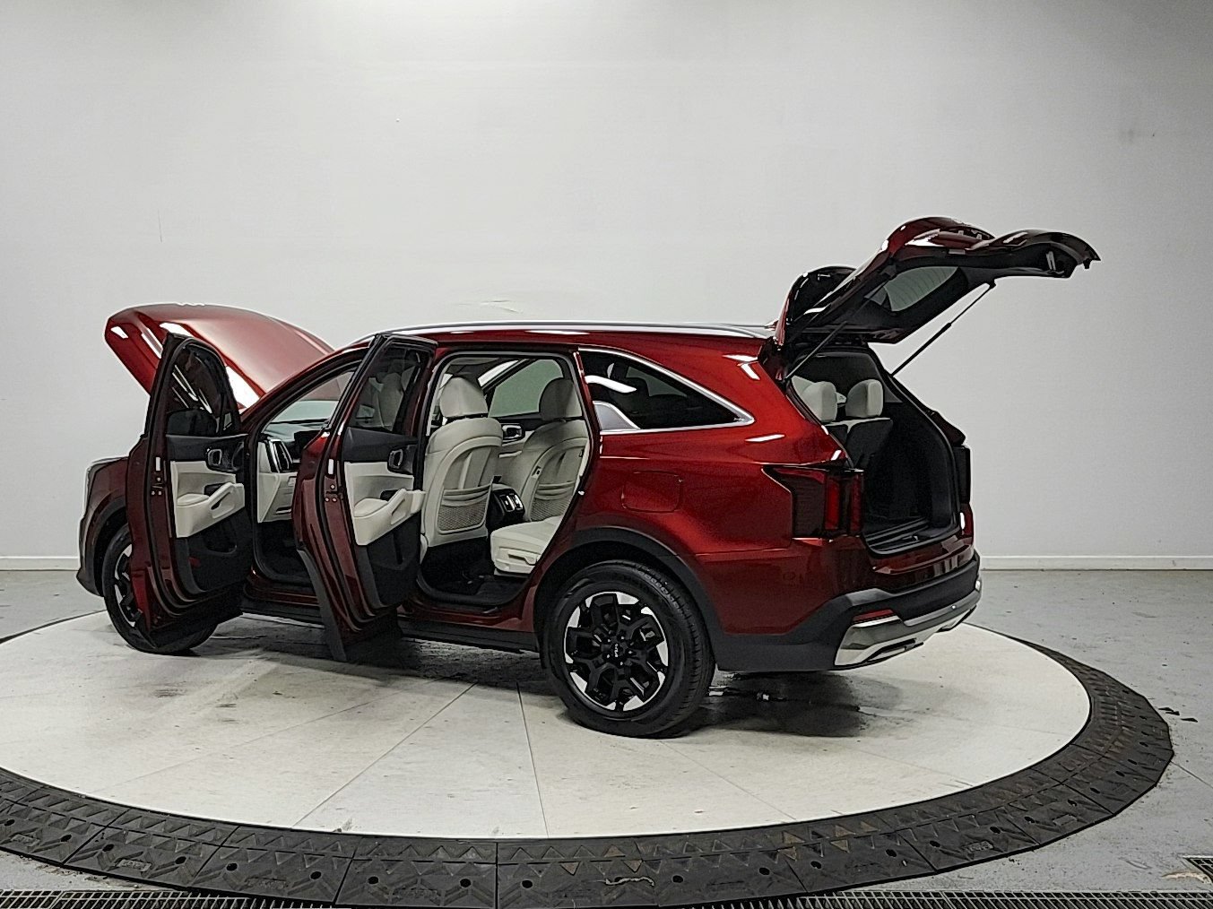 Used 2025 Kia Sorento S w/ Panoramic Sunroof Package FWD image 14