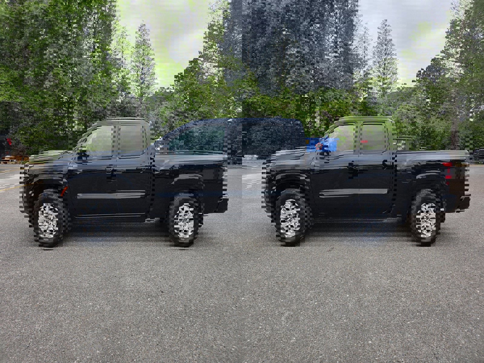 Used 2024 Nissan Frontier SV w/ Technology Package image 4