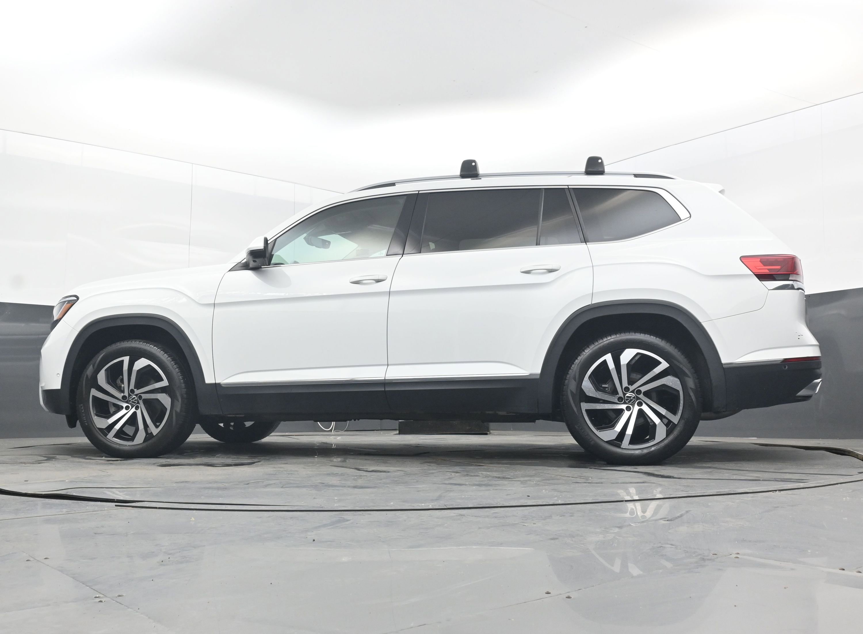 Used 2021 Volkswagen Atlas SEL Premium image 27