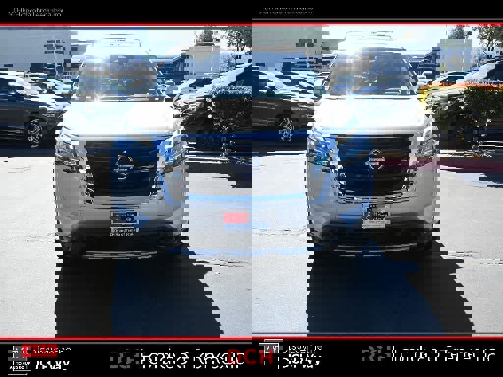 Used 2024 Nissan Pathfinder SL w/ SL Premium Package image 2