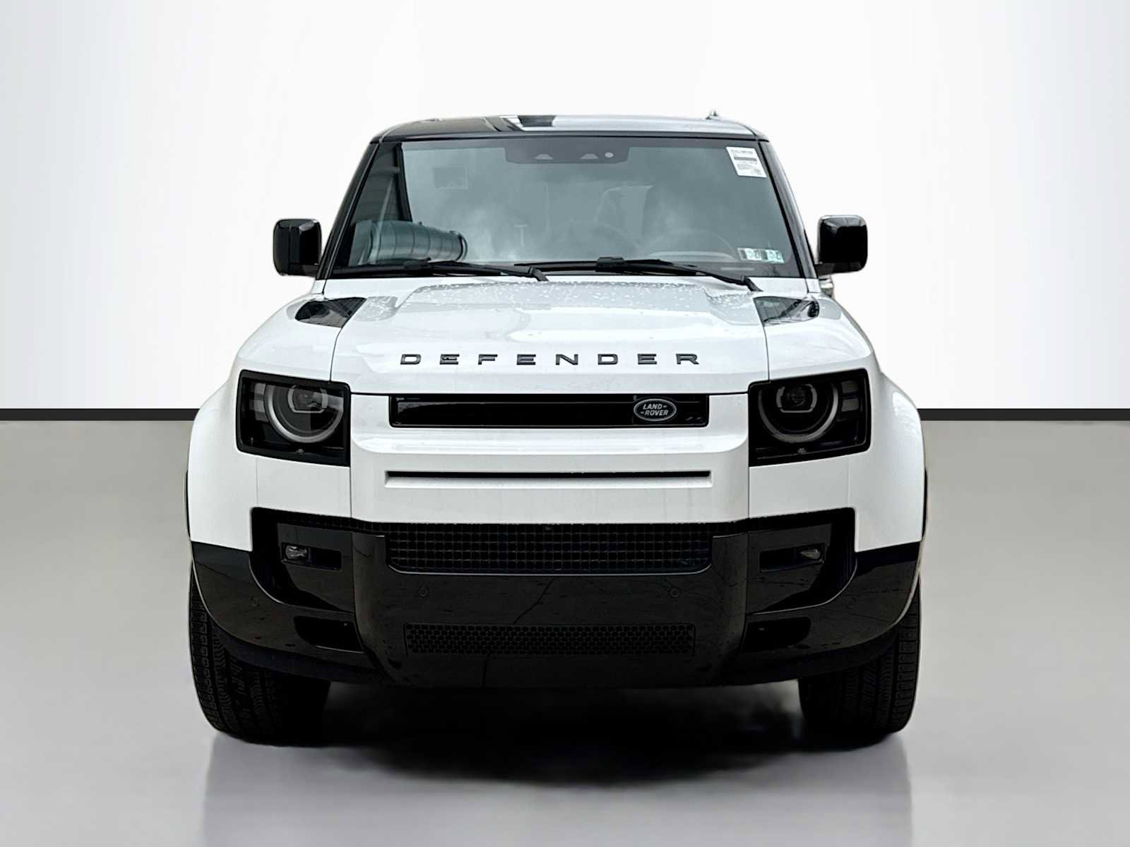 New 2026 Land Rover Defender 130 X-Dynamic SE AWD/4WD image 2