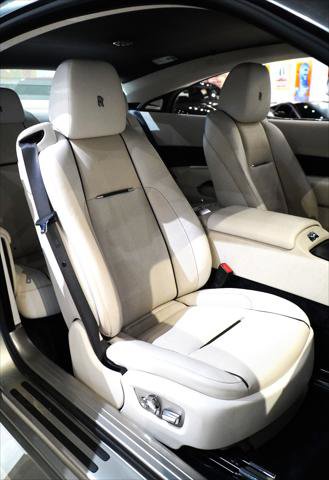 Used 2016 Rolls-Royce Wraith RWD image 28