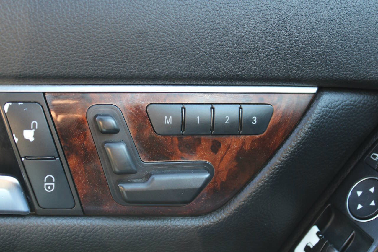 Used 2013 Mercedes-Benz C 250 Sedan image 26