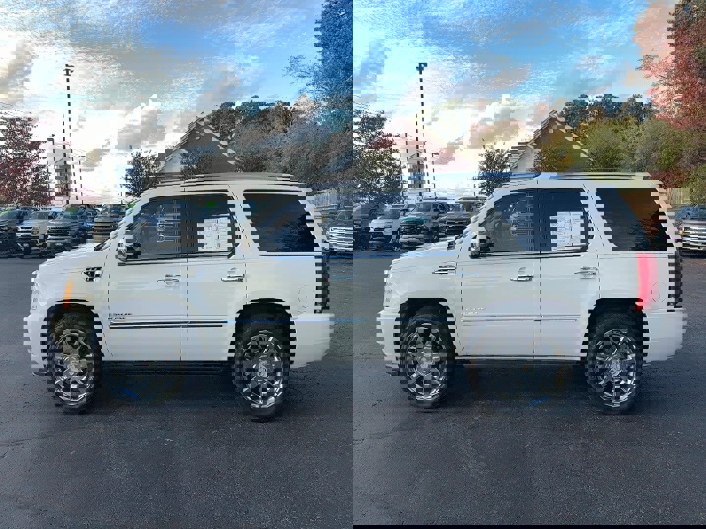 Used 2014 Cadillac Escalade Luxury image 8