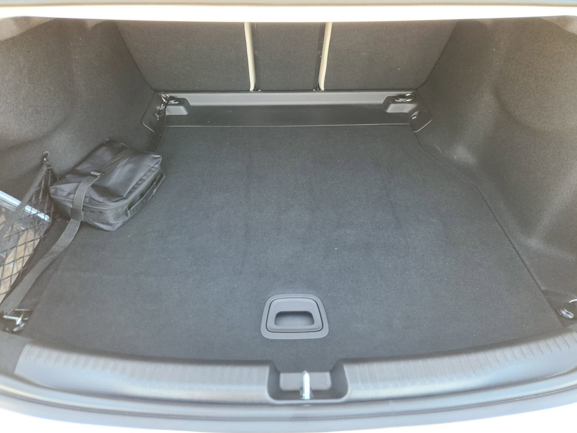 Used 2025 Mercedes-Benz C 300 Sedan image 31