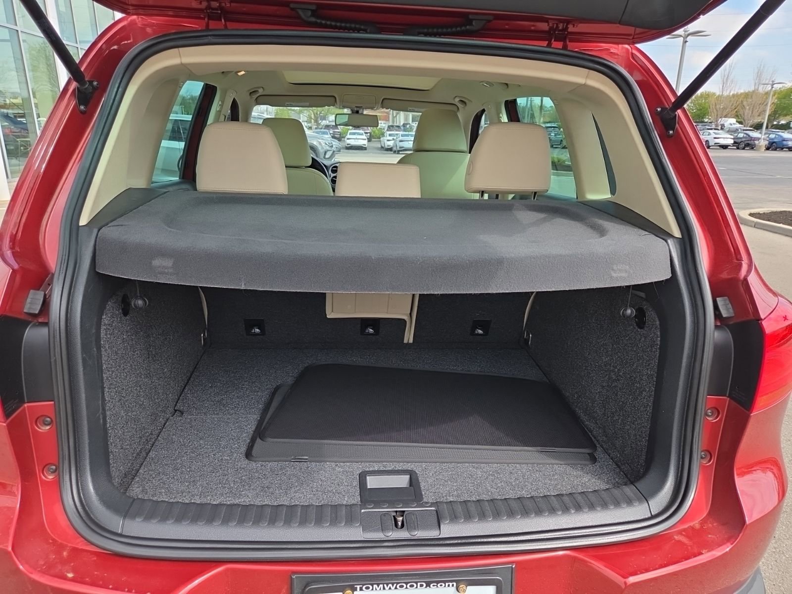 Used 2016 Volkswagen Tiguan SE image 10