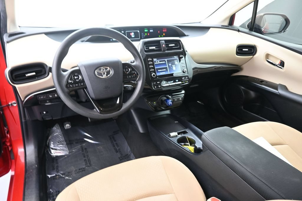Used 2021 Toyota Prius LE FWD image 18