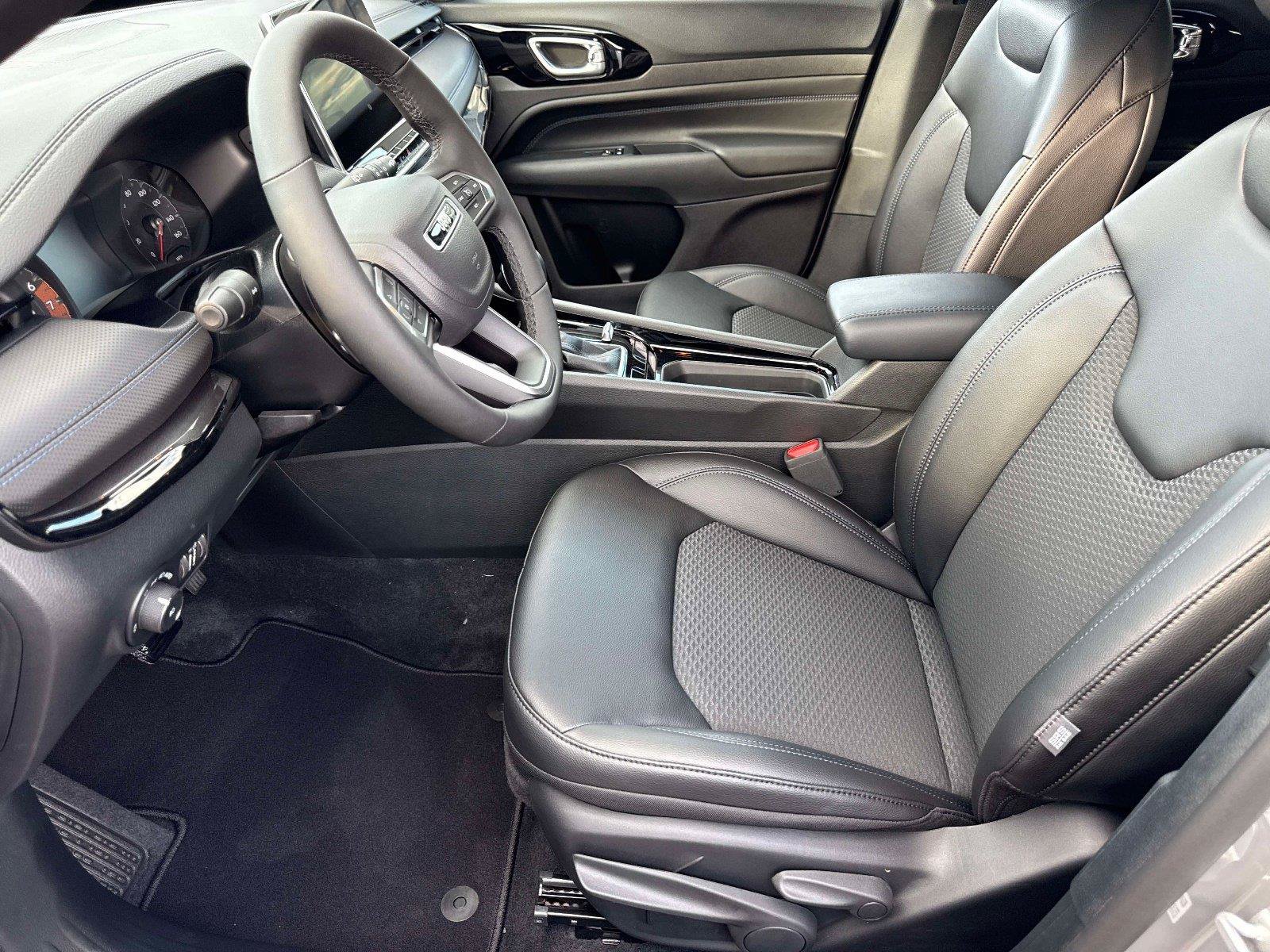New 2026 Jeep Compass Latitude AWD/4WD image 14