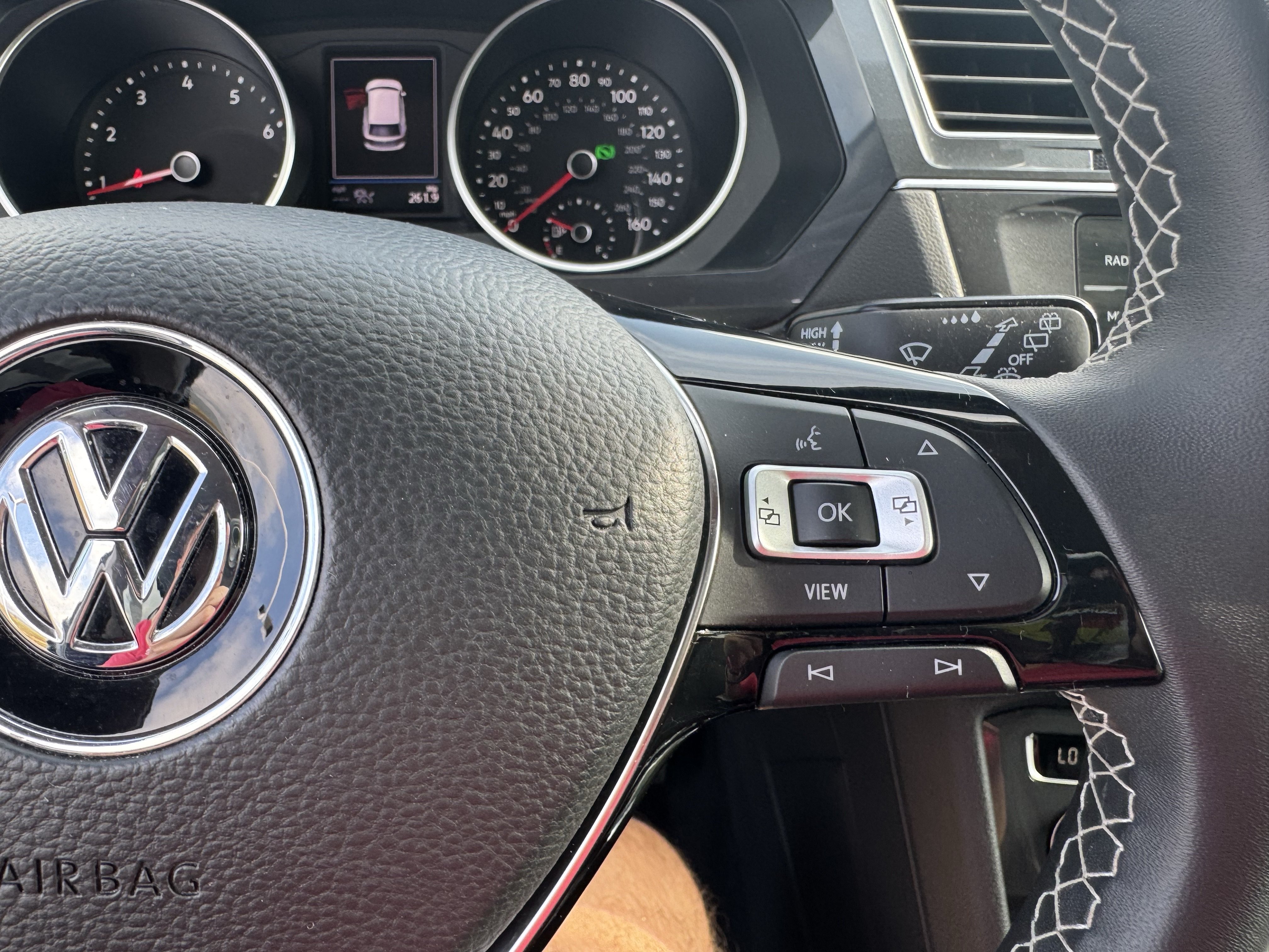 Used 2021 Volkswagen Tiguan SE AWD/4WD image 19