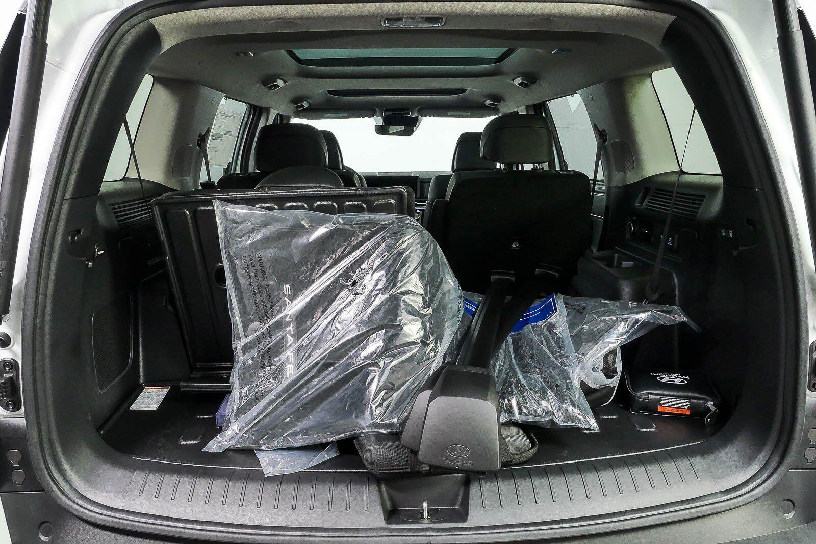 New 2026 Hyundai Santa Fe Limited FWD image 32