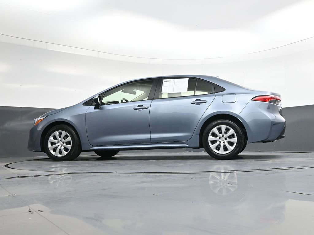 Used 2025 Toyota Corolla LE image 40