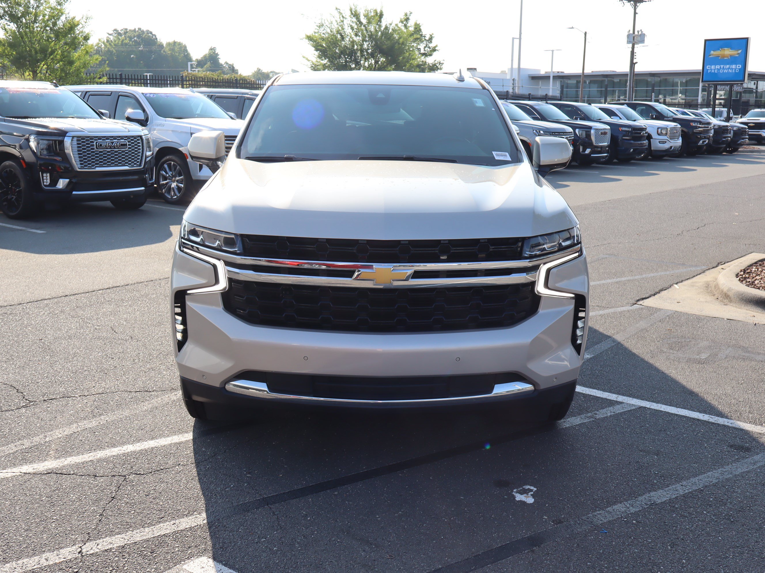 Used 2022 Chevrolet Tahoe LS RWD image 3