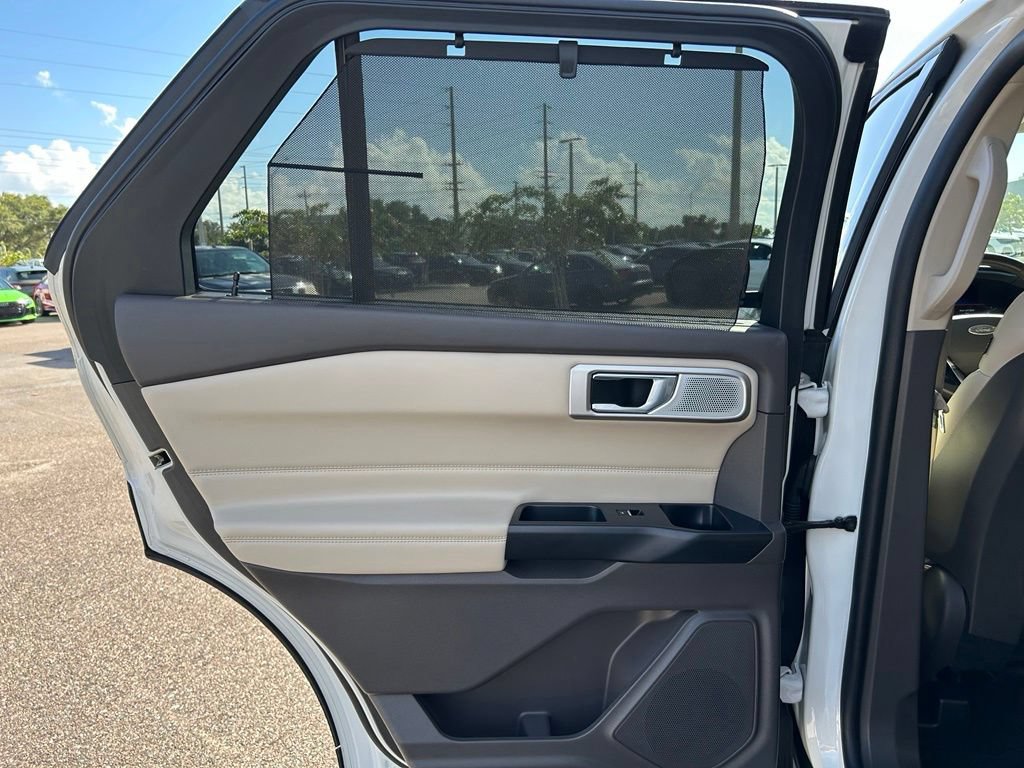 Used 2020 Ford Explorer Platinum w/ Premium Technology Package AWD/4WD image 50