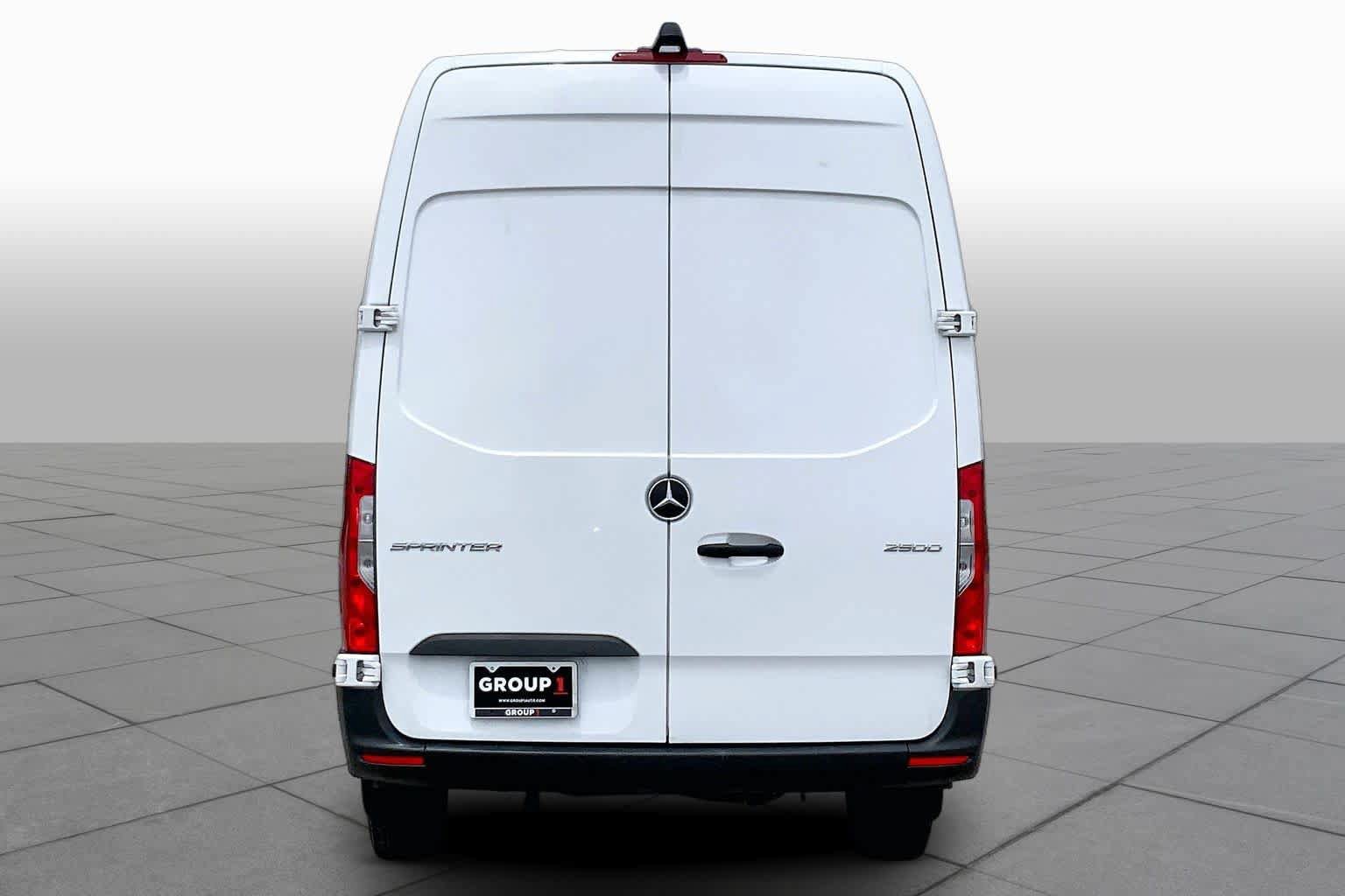 Used 2025 Mercedes-Benz Sprinter 2500 image 5