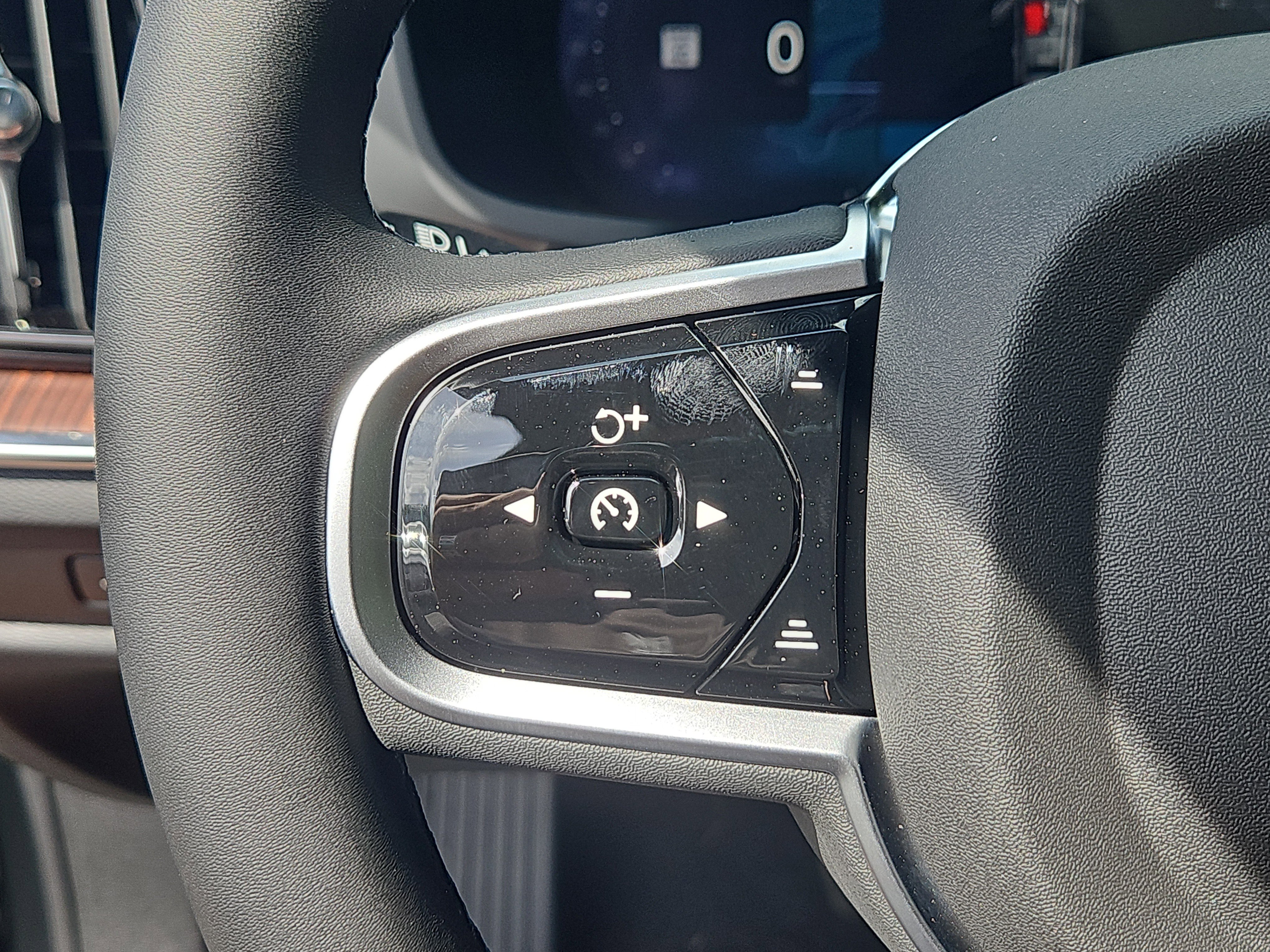 New 2026 Volvo V60 B5 Cross Country Plus w/ Protection Package Premier image 17