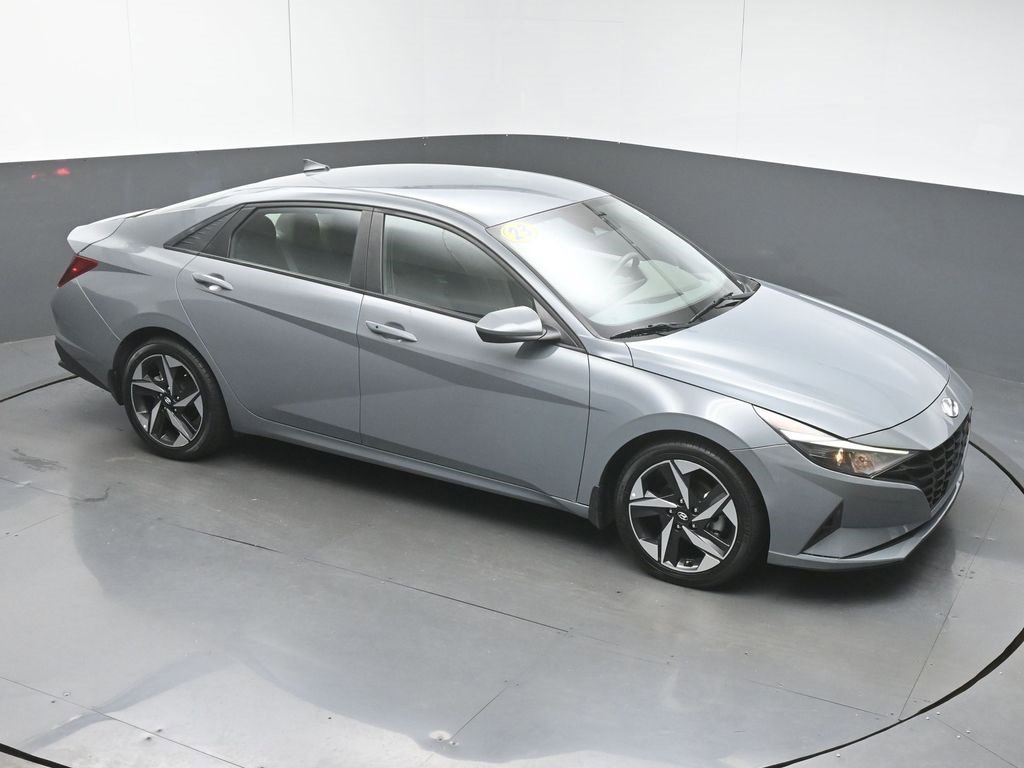 Used 2023 Hyundai Elantra SEL w/ Convenience Package image 38