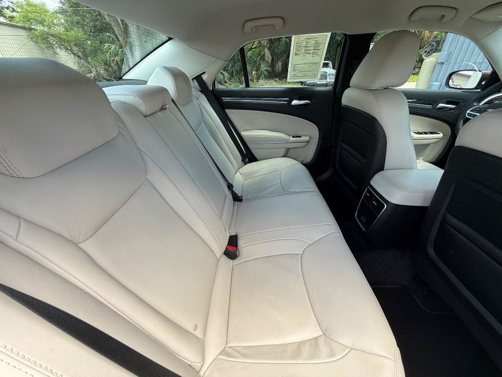 Used 2017 Chrysler 300 Limited RWD image 21