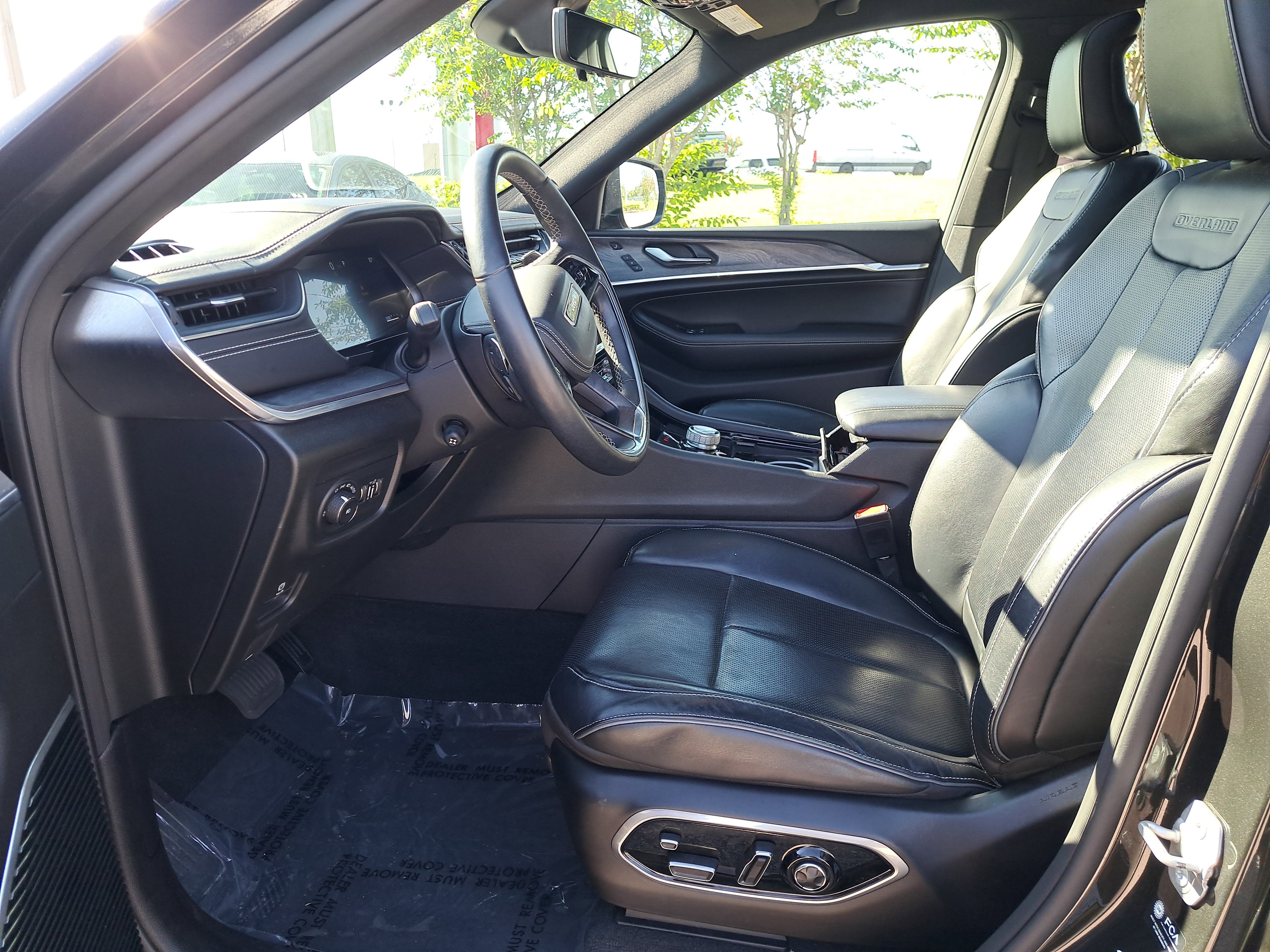 Used 2021 Jeep Grand Cherokee L Overland w/ Luxury Tech Group IV image 13