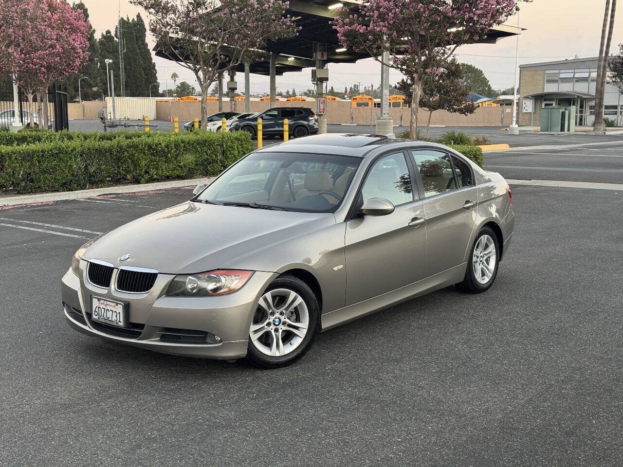 Used 2008 BMW 328i Sedan RWD image 1