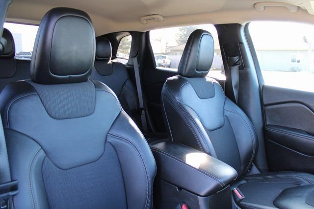 Used 2018 Jeep Cherokee Latitude Plus image 16