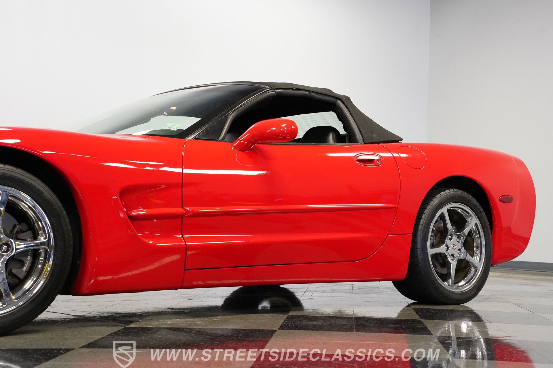 Used 1999 Chevrolet Corvette Convertible w/ Memory Pkg RWD image 23