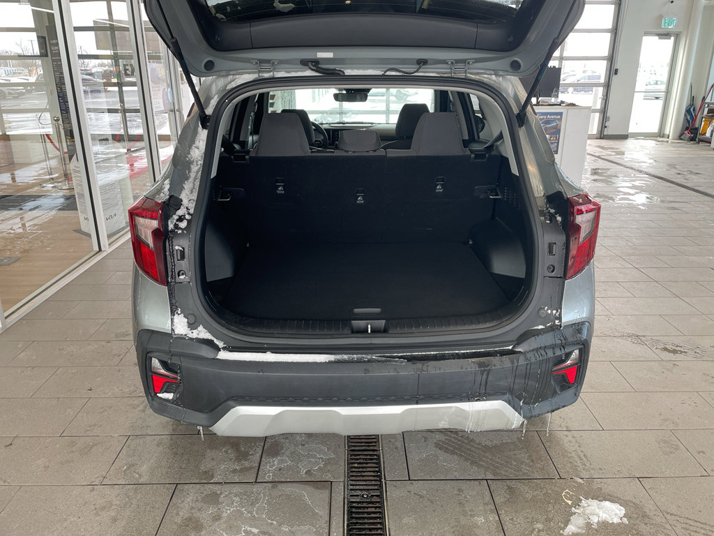 Used 2024 Kia Seltos LX image 8